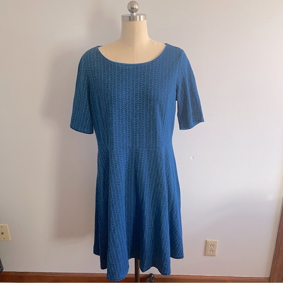 Lands' End Women's Blue Geometric Pattern Fit & Flare Dress Size XL (18) - Picture 1 of 7